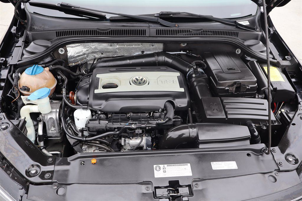 Used 2013 Volkswagen Jetta GLI Autobahn FWD image 41