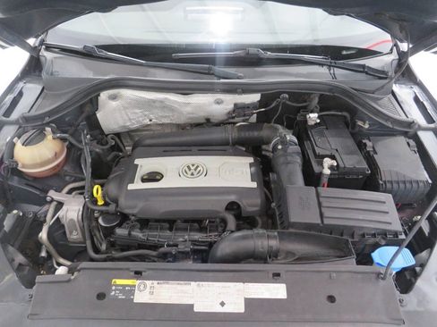 Used 2015 Volkswagen Tiguan SE FWD image 23