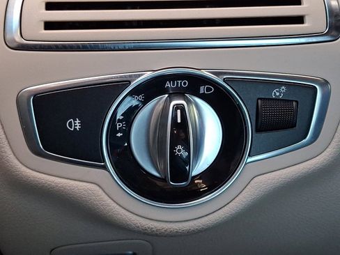 Used 2015 Mercedes-Benz C 300 4MATIC Sedan image 25