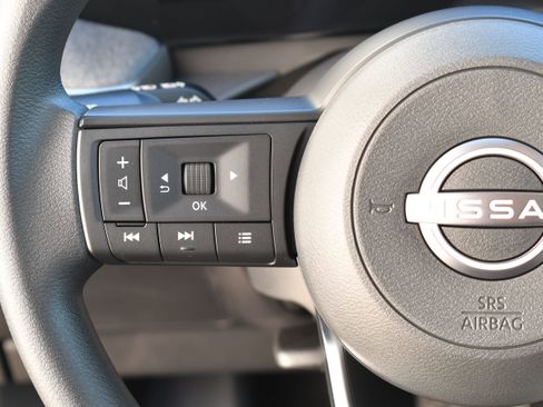 Used 2026 Nissan Kicks SV image 15