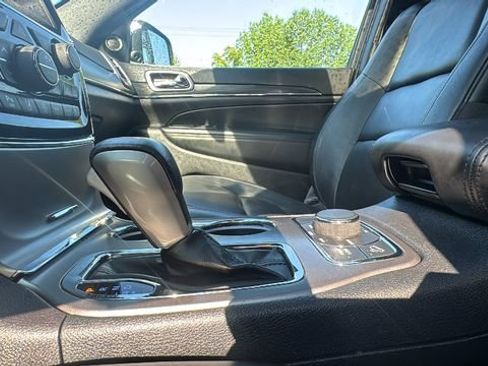 Used 2020 Jeep Grand Cherokee Limited AWD/4WD image 28