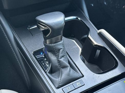 Used 2024 Lexus ES 300h w/ Premium Package image 20