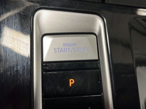 Used 2024 Volkswagen Atlas SE AWD/4WD image 22