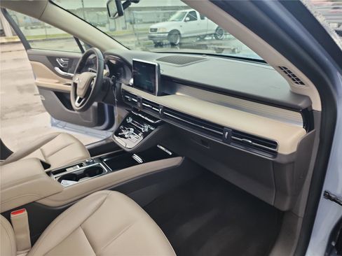 Used 2022 Lincoln Corsair FWD image 24