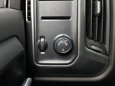 Used 2018 Chevrolet Silverado 1500 LT RWD image 18