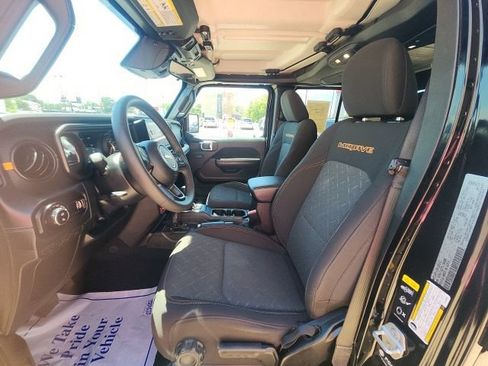 Used 2026 Jeep Gladiator Mojave AWD/4WD image 19