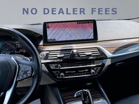 Used 2022 BMW 530i xDrive w/ Convenience Package AWD/4WD image 9