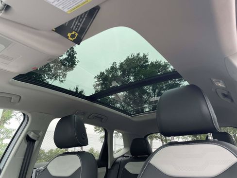 New 2026 Volkswagen Taos SEL AWD/4WD image 18
