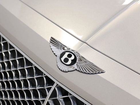 Used 2017 Bentley Bentayga AWD/4WD image 7