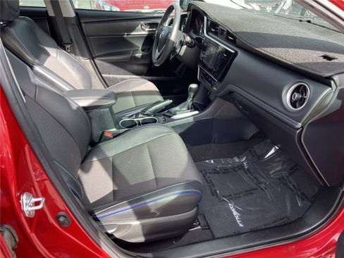 Used 2017 Toyota Corolla SE w/ SE Premium Package FWD image 16