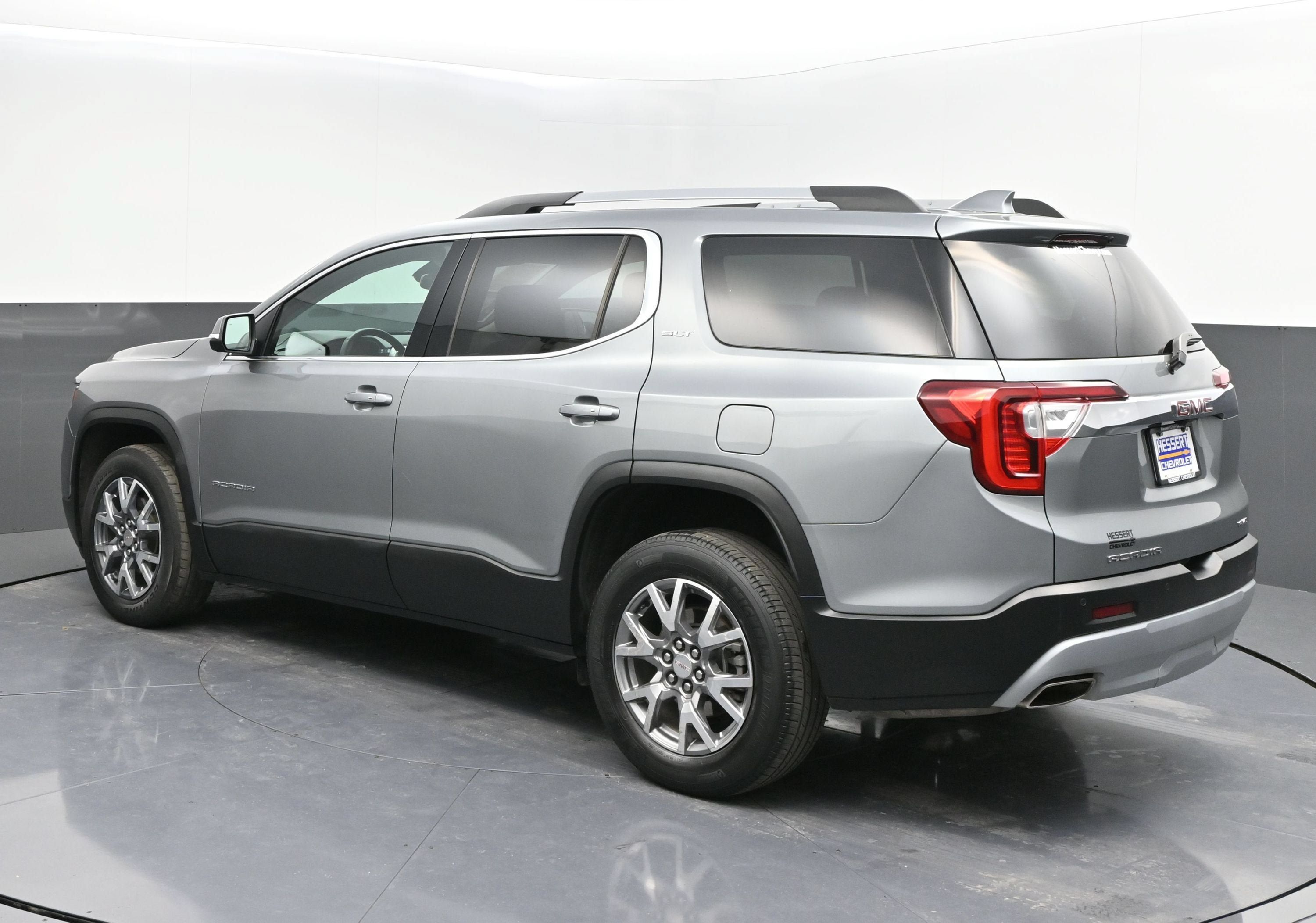 Certified 2023 GMC Acadia SLT w/ Technology Package AWD/4WD image 6