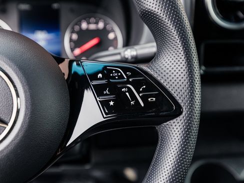 Used 2025 Mercedes-Benz Sprinter 2500 image 12