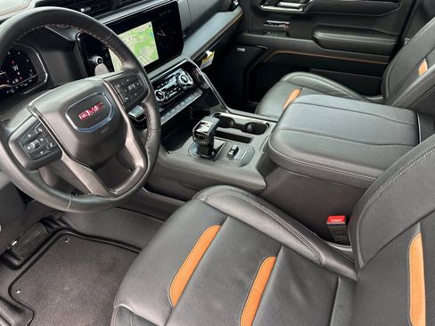 Used 2024 GMC Sierra 1500 AT4 w/ Technology Package AWD/4WD image 10