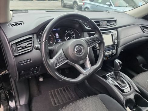 Used 2018 Nissan Rogue SV FWD image 13