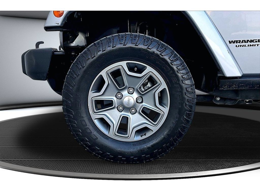 Used 2017 Jeep Wrangler Unlimited Rubicon w/ Connectivity Group AWD/4WD image 51