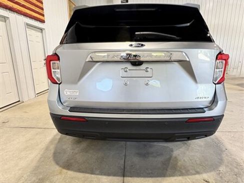 Used 2021 Ford Explorer XLT AWD/4WD image 5