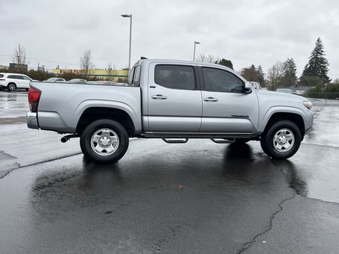 Used 2018 Toyota Tacoma SR5 image 6