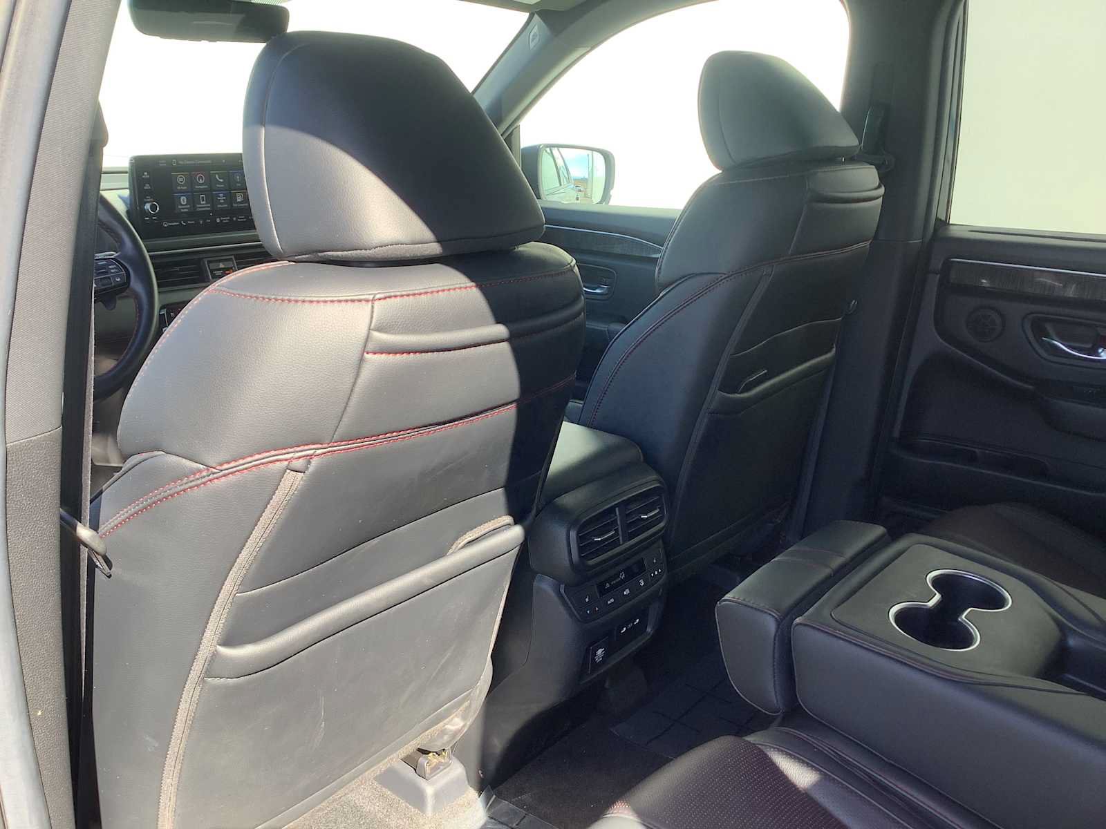 Used 2025 Honda Pilot Black Edition image 14