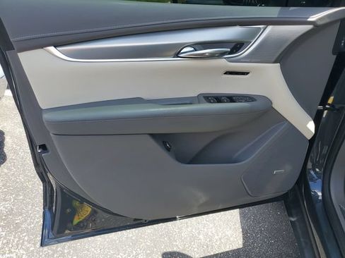 Used 2021 Cadillac XT5 Premium Luxury FWD image 8