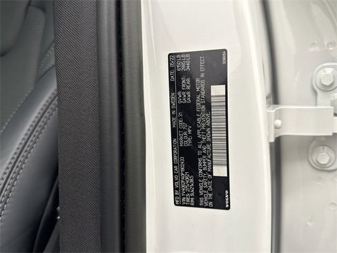 Certified 2023 Volvo XC90 B6 Ultimate w/ Protection Package Premier image 29