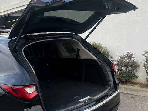 Used 2023 Acura MDX SH-AWD w/ Advance Package image 7