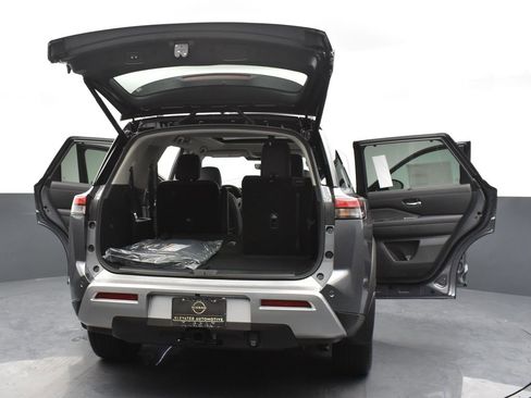 Certified 2025 Nissan Pathfinder SL w/ SL Premium Package image 35