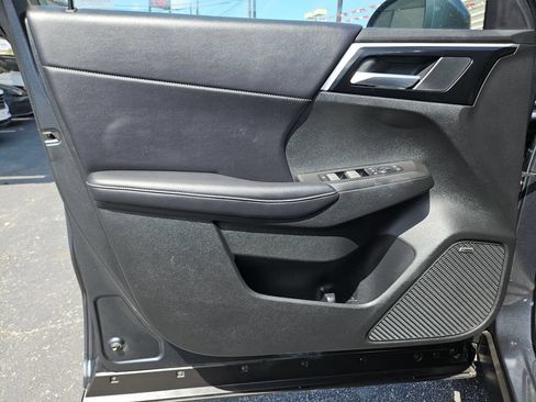 Used 2025 Mitsubishi Outlander SE AWD/4WD image 14