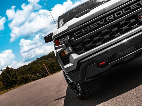 Used 2025 Chevrolet Silverado 1500 Custom Trail Boss AWD/4WD image 7