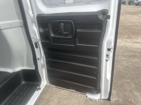 Used 2017 Chevrolet Express 3500 Work Van image 46