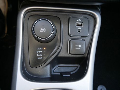 Used 2019 Jeep Compass Latitude w/ Popular Equipment Group image 19