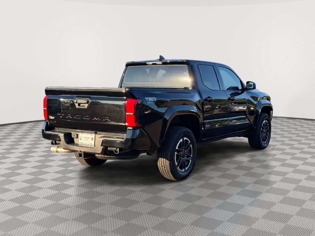 Used 2025 Toyota Tacoma TRD Sport AWD/4WD image 7
