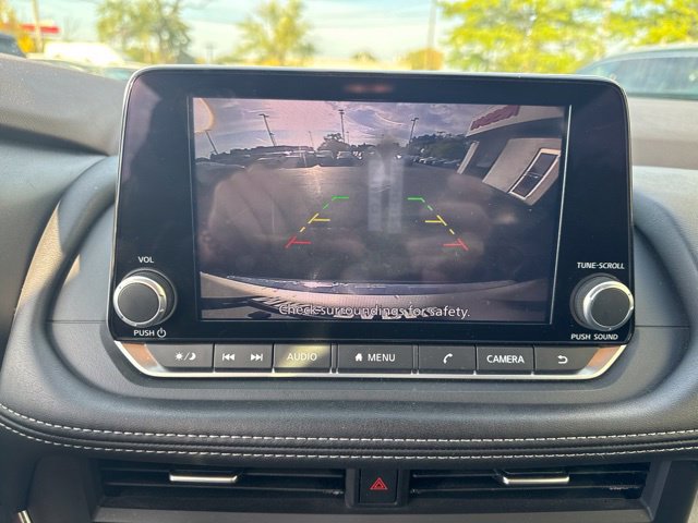 Used 2023 Nissan Rogue SV AWD/4WD image 15