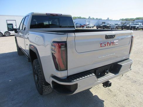 New 2026 GMC Sierra 2500 AT4 w/ AT4 Premium Plus Package AWD/4WD image 9