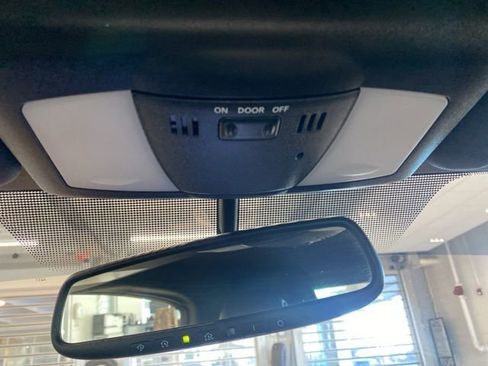 Used 2016 Nissan 370Z Touring Sport image 17