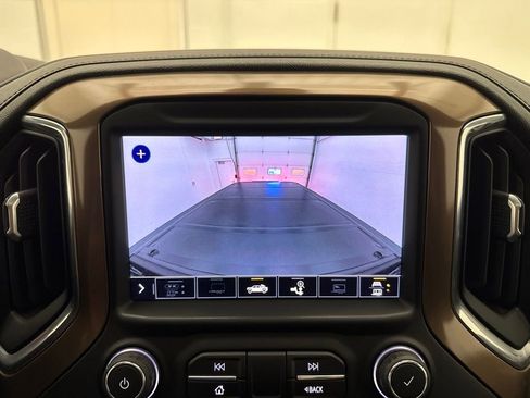 Used 2021 Chevrolet Silverado 1500 High Country w/ Technology Package AWD/4WD image 36