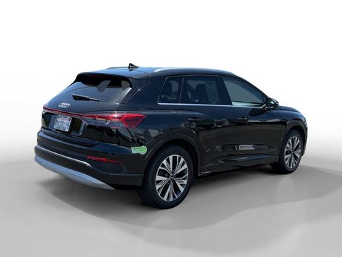 Used 2023 Audi Q4 e-tron Premium Plus w/ Premium Plus RWD image 5