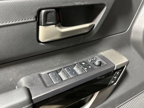 Used 2024 Toyota Tundra Limited image 21