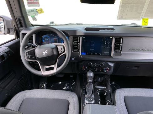 Used 2025 Ford Bronco 4-Door AWD/4WD image 14