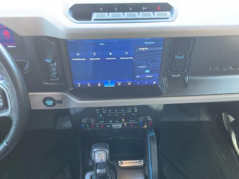 Used 2022 Ford Bronco Wildtrak AWD/4WD image 11