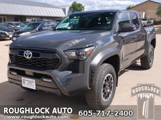 Used 2024 Toyota Tacoma TRD Off-Road w/ TRD Off Road Upgrade Package AWD/4WD video 1