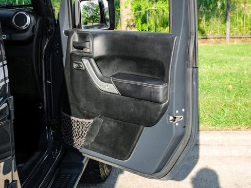 Used 2017 Jeep Wrangler Unlimited Sahara w/ Quick Order Package 24E Chief AWD/4WD image 43