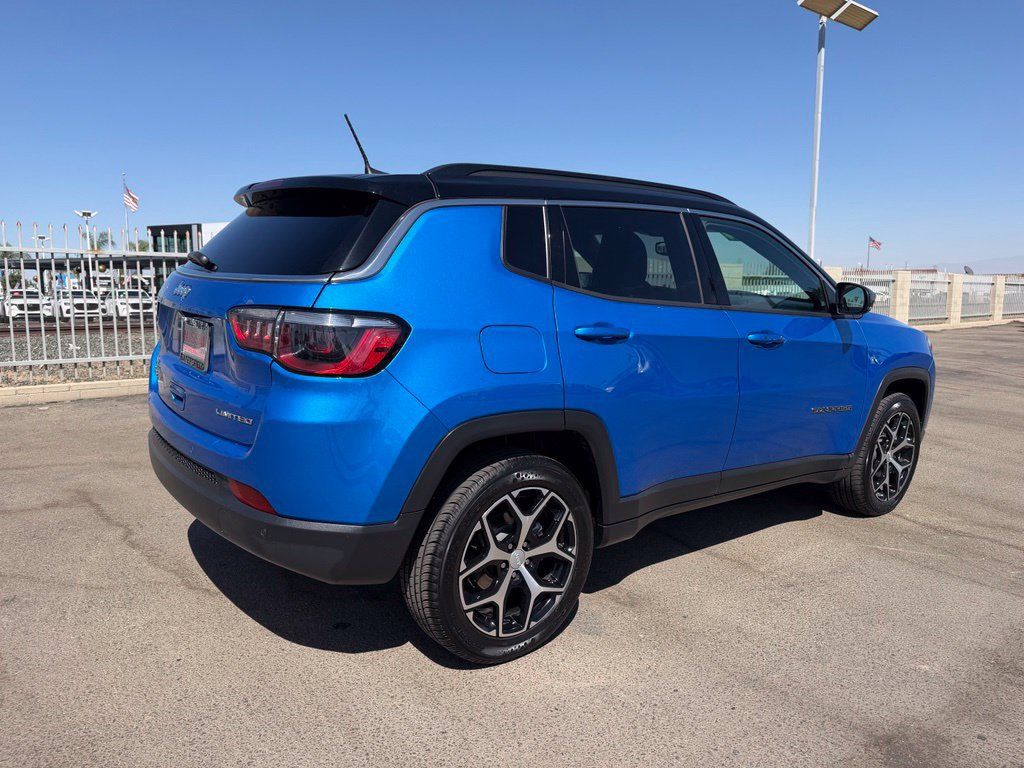 Used 2024 Jeep Compass Limited AWD/4WD image 6