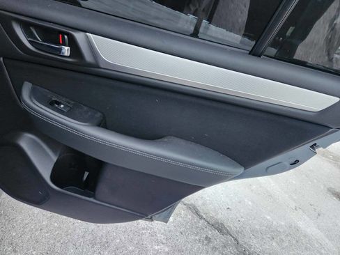 Used 2016 Subaru Outback 2.5i Premium image 16