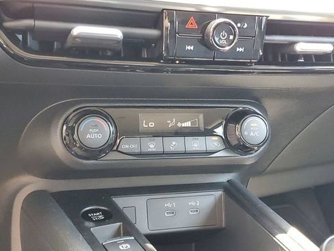 Used 2026 Nissan Kicks SV FWD image 14