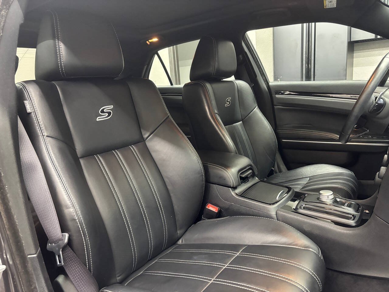 Used 2017 Chrysler 300 S w/ 300S Premium Group AWD/4WD image 26
