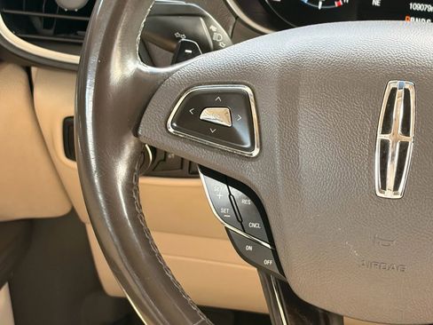 Used 2017 Lincoln MKX Reserve w/ Lincoln MKX Climate Package image 35