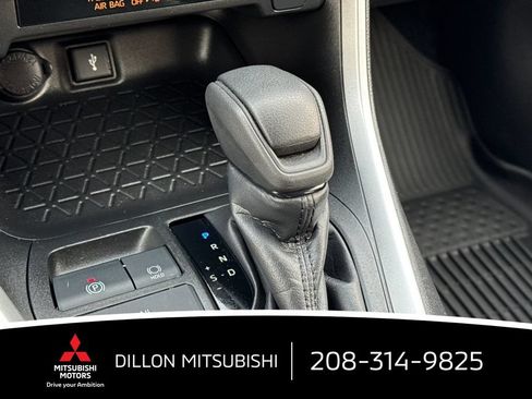 Used 2022 Toyota RAV4 LE AWD/4WD image 24