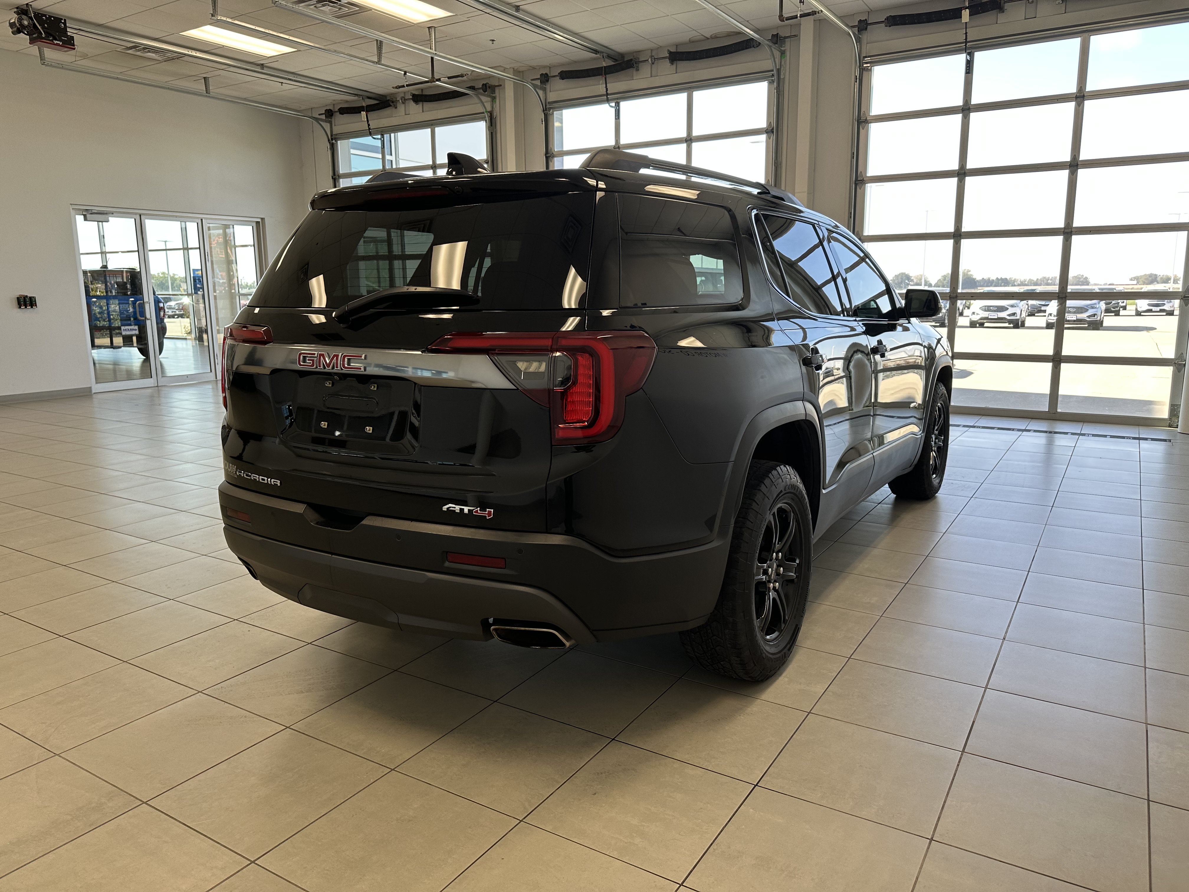 Used 2020 GMC Acadia AT4 w/ Trailering Package AWD/4WD image 5