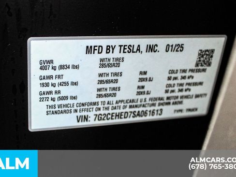 Used 2025 Tesla Cybertruck AWD Crew Cab image 33