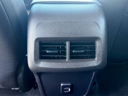 Certified 2024 Chevrolet Equinox LT AWD/4WD image 22